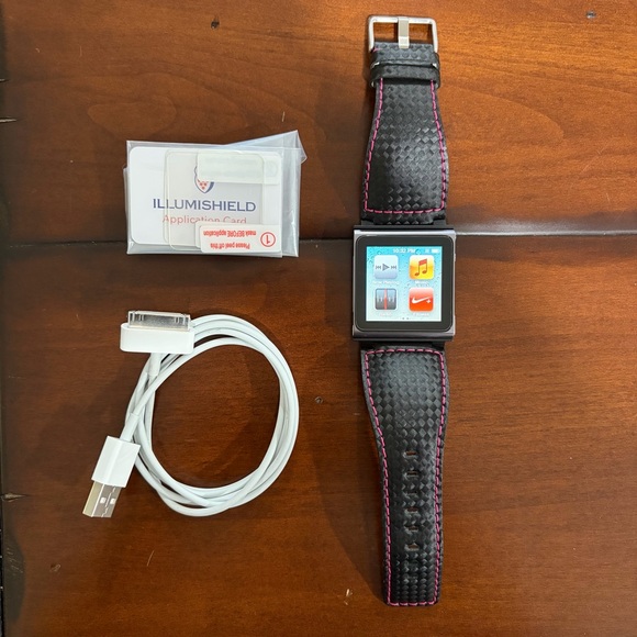 MINT Graphite iPod Nano 6th Gen with iWatchz Carbon